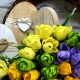 Jajko stojące drewniane BIAŁE z koronką i serduszkiem 1 szt -15 cm