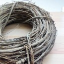 Wianek wyplatany z gałązek 25cm