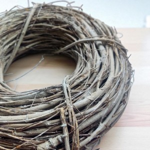 Wianek z naturalnych gałązek 30cm