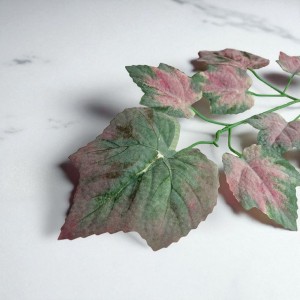 Liść jesienny klonu omszały, zielono-bordowy 59cm