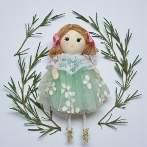 Laleczka wiosenna zawieszka - zielona