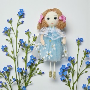 Laleczka wiosenna zawieszka - niebieska