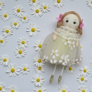 Laleczka wiosenna zawieszka - żółta