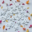 Drewniane motylki ażurowe 18szt białe - mix rozmiarów